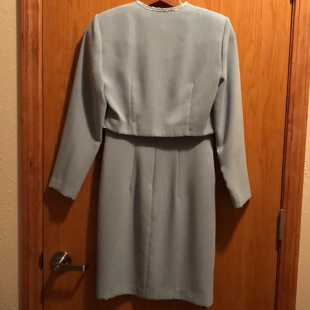 Dress - Picture 3 of 4